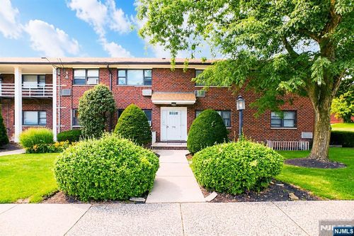170 Myrtle Ave, Fort Lee, NJ, 07024-7821 | Card Image