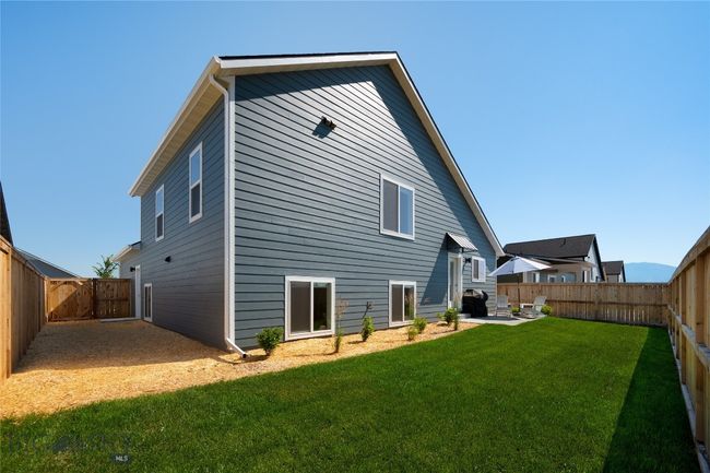 Side yard storage with gate. | Image 14