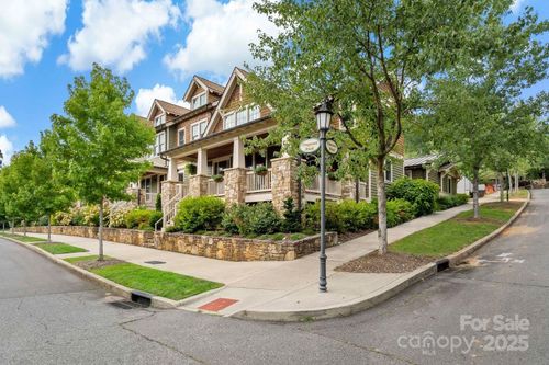 14 Fitzgerald Rd, Black Mountain, NC, 28711-8824 | Card Image