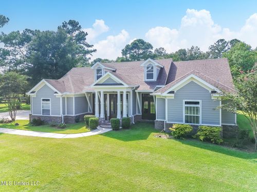 23894 Stablewood Dr, Pass Christian, MS, 39571-5519 | Card Image