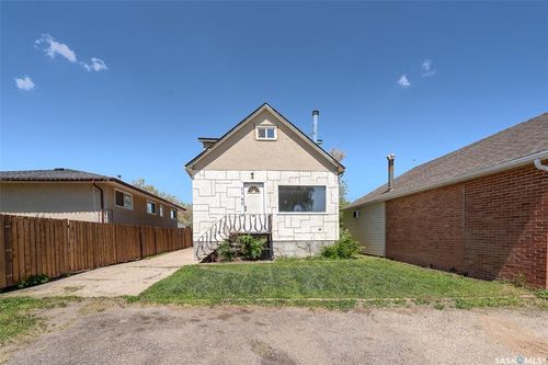 1160 Coteau St W, Moose Jaw, SK, S6H5G6 | Card Image