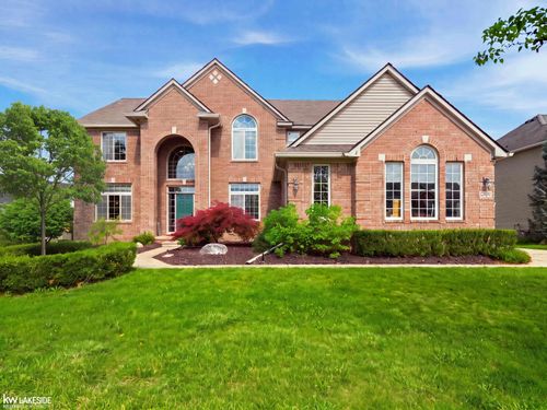 25346 Stanley Ln, South Lyon, MI, 48178-8193 | Card Image