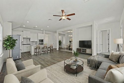 105 Lemuel Crawford Trl, Bastrop, TX, 78602-2093 | Card Image