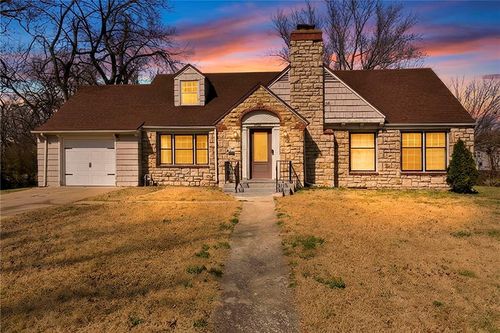 1618 E 75th Ter, Kansas City, MO, 64131-1909 | Card Image