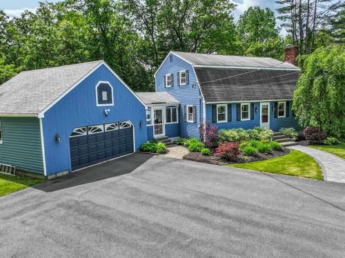 10 Glendale Cir, Plaistow, NH, 03865-2910 | Card Image