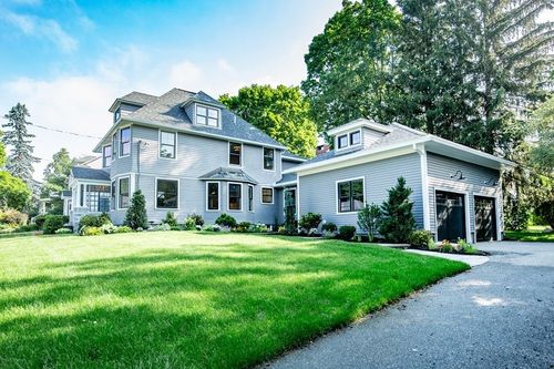 18 Wolcott Ave, Andover, MA, 01810-3538 | Card Image