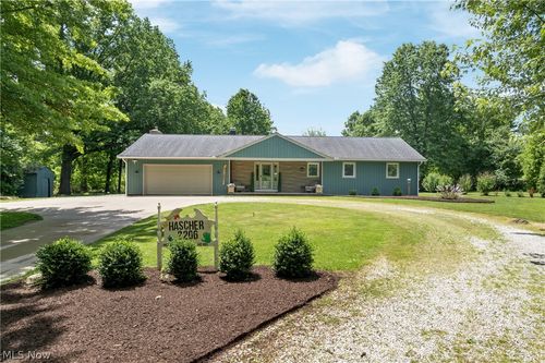 2206 Granger Rd, Medina, OH, 44256-8682 | Card Image