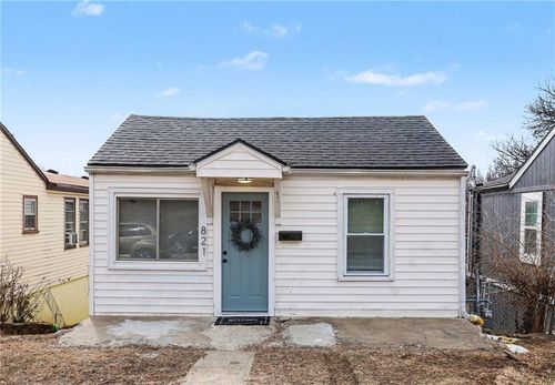821 Greeley Ave, Kansas City, KS, 66101-1528 | Card Image