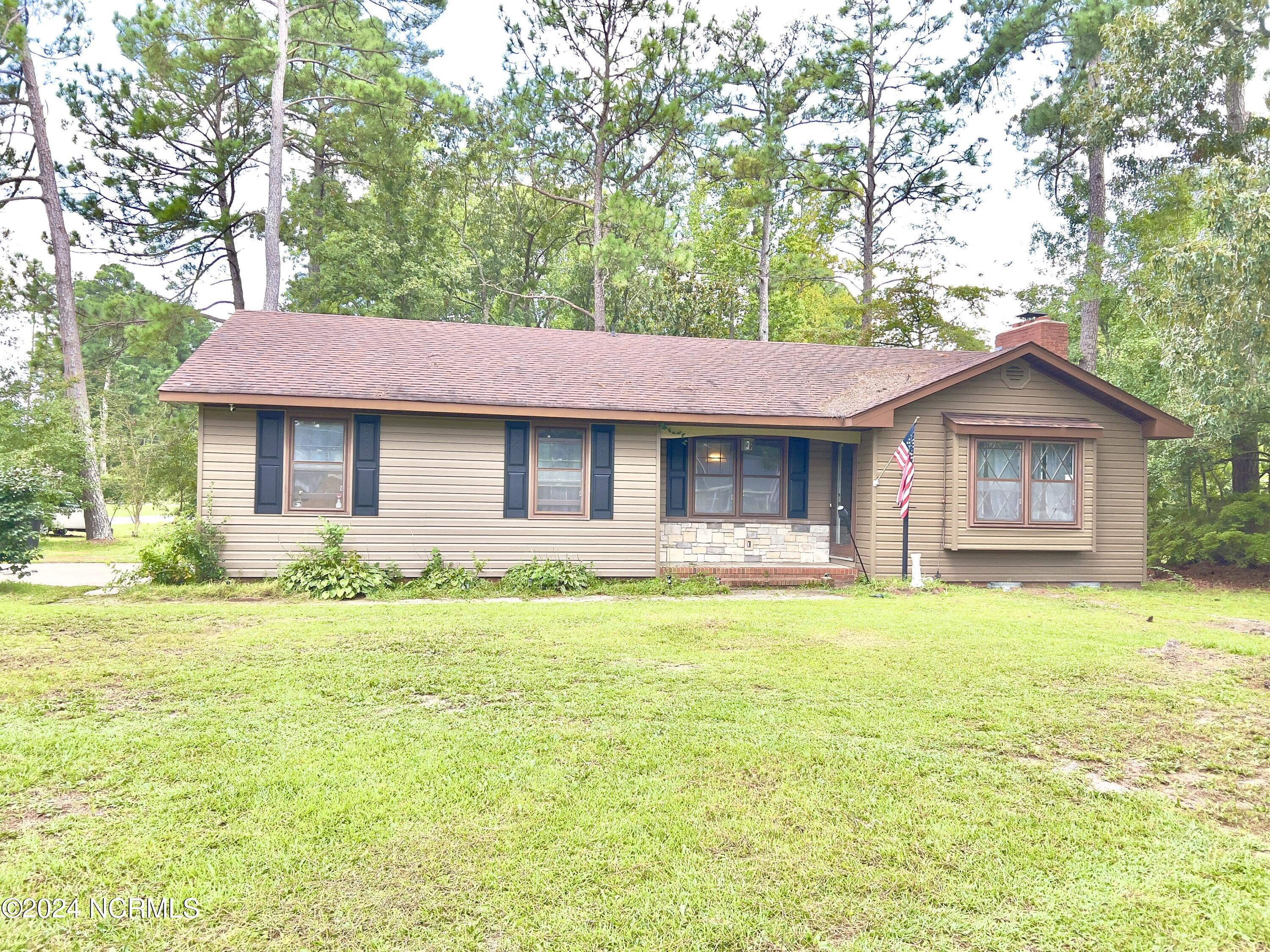 Pineview Dr, Laurinburg, NC 28352