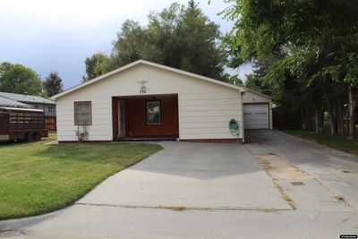 732 N Carrington Avenue, House other with 2 bedrooms, 2 bathrooms and null parking in Buffalo WY | Image 2