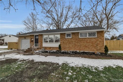 21 Eisenhower Dr, Lockport, NY, 14094-5756 | Card Image