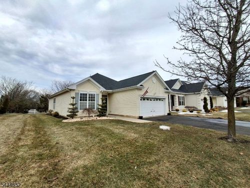 28 Prusakowski Blvd, Parlin, NJ, 08859-3161 | Card Image