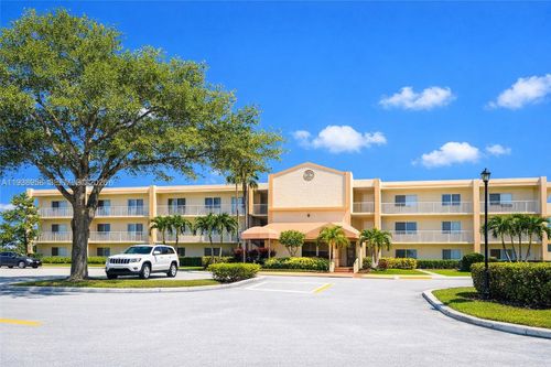 110-7120 S Devon Dr, Tamarac, FL, 33321-1038 | Card Image