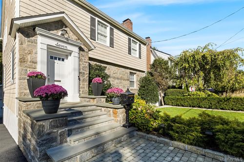 7 Gedney Ter, White Plains, NY, 10605-2502 | Card Image