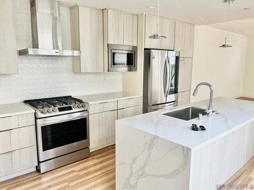 apt-3-1166 Holly Ave, Imperial Beach, CA, 91932-3564 | Card Image