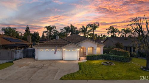 10125 Pavilion Dr, Bakersfield, CA, 93312-5992 | Card Image