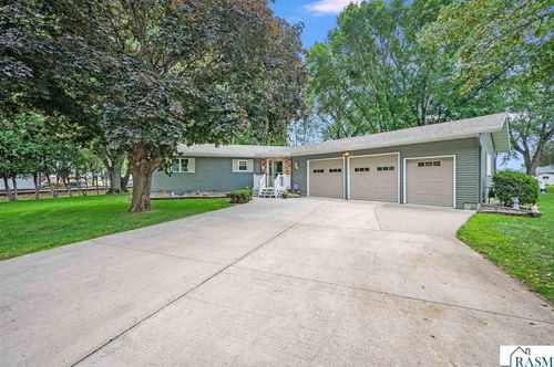 630 E 13th St, Blue Earth, MN, 56013-2610 | Card Image