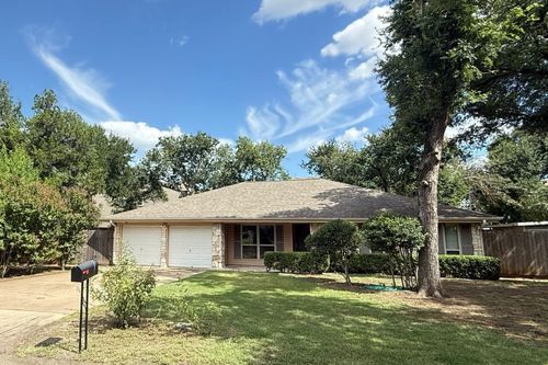 9303 Robins Nest Ln, Austin, TX, 78729-4536 | Card Image