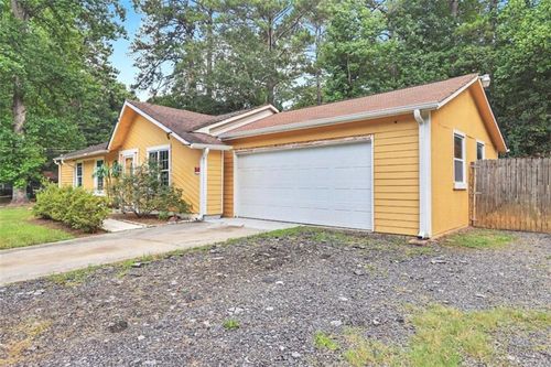 9018 Huntwood Ln, Riverdale, GA, 30274-4631 | Card Image