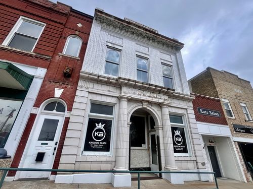 410 Court St, Vienna, IL, 62995-1564 | Card Image