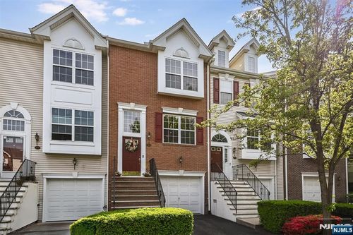 213 Cheshire Ct, Nutley, NJ, 07110-3922 | Card Image