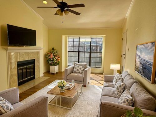 apt-205-2733 Silver Creek Dr, Arlington, TX, 76006-3543 | Card Image