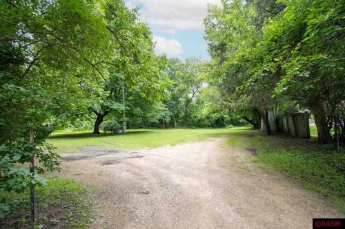 101 Peterson Dr, North Mankato, MN, 56003 | Card Image