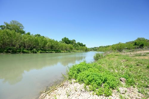 464 County Road 471, Gonzales, TX, 78629-6738 | Card Image