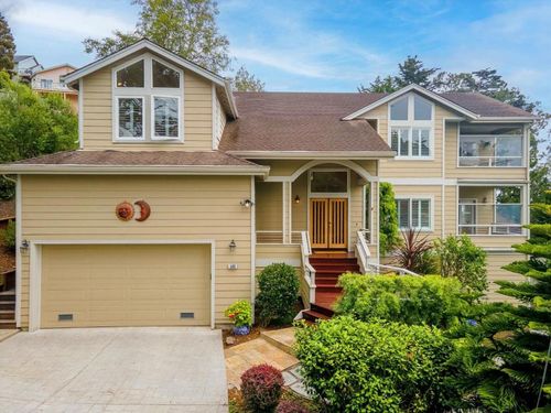 590 Miramar Dr, Half Moon Bay, CA, 94019 | Card Image