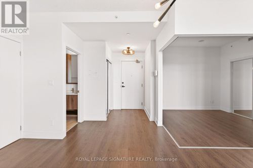 920-99 The Donway W, Toronto (Banbury-Don Mills), ON, M3C0N8 | Card Image