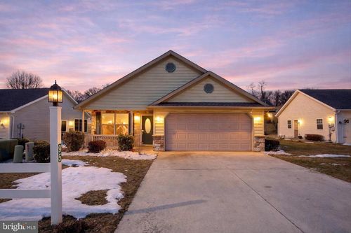 95 Lantern Ln, SHIPPENSBURG, PA, 17257-8769 | Card Image