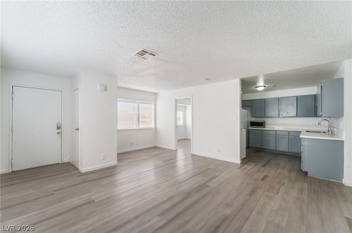 d-6982 Hopkins Dr, Las Vegas, NV, 89156-6088 | Card Image