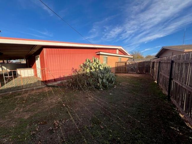 1615 Avenue F, House other with 3 bedrooms, 3 bathrooms and null parking in Abernathy TX | Image 49