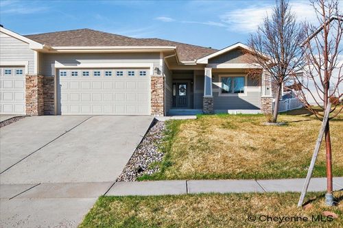 933 Feather Rdg, Cheyenne, WY, 82009-2939 | Card Image