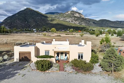 11 Los Altos Road, Taos, NM, 87571-9999 | Card Image