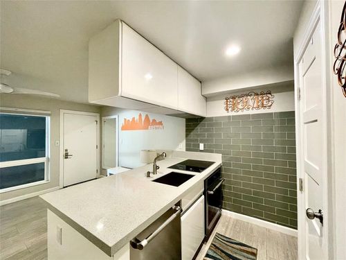d-107-3110 Red River St, Austin, TX, 78705-3226 | Card Image