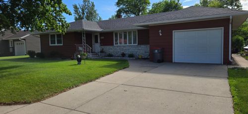 511 S Mccornell Ave, Parkers Prairie, MN, 56361-4713 | Card Image