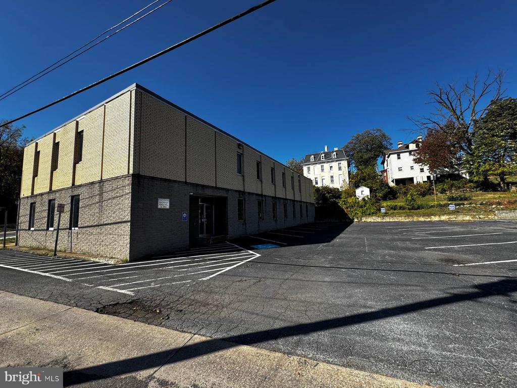 Commercial Lease in HAGERSTOWN 4