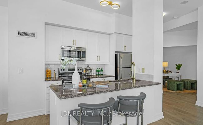 206 - 8130 Birchmount Rd, Condo with 3 bedrooms, 2 bathrooms and 1 parking in Markham ON | Image 14