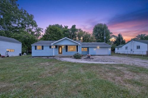 6162 Sandy Ln, Burton, MI, 48519-1310 | Card Image