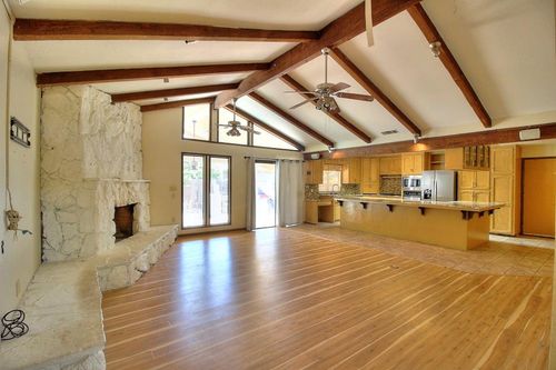 690 Eureka Ct, Gustine, CA, 95322-1810 | Card Image