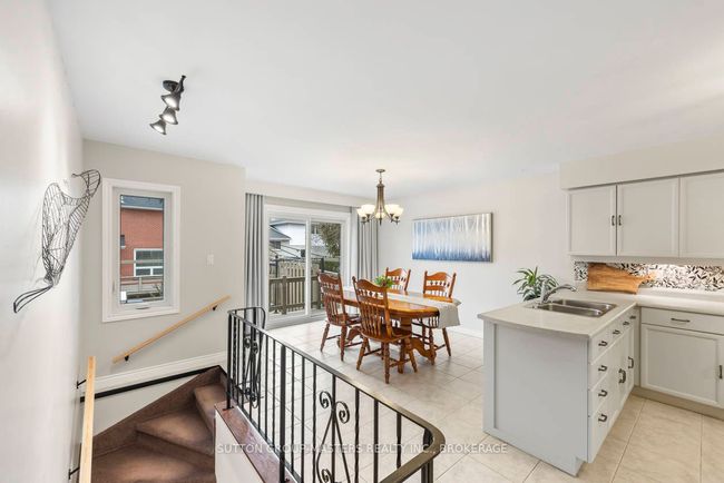 984 Ambleside Cres, House other with 5 bedrooms, 3 bathrooms and 2 parking in Kingston ON | Image 12