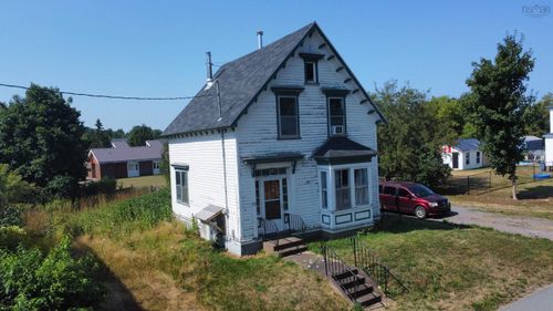 40 Duke St, Oxford, NS, B0M1P0 | Card Image