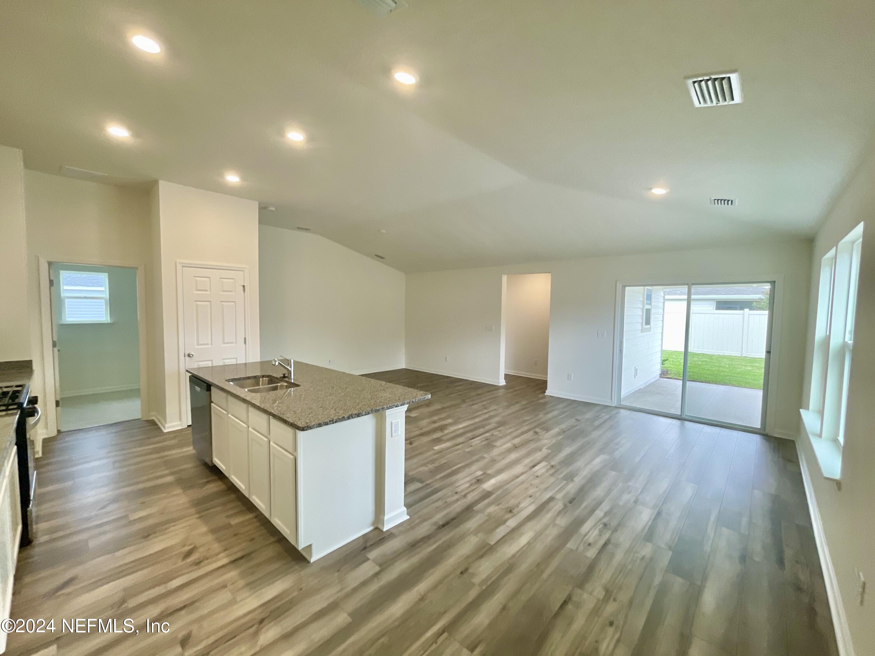 Boulder Ln, Saint Johns, FL 32259