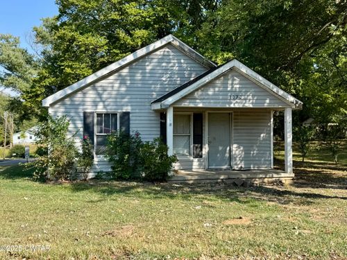 1020 Pillow Ave, Dyersburg, TN, 38024-3553 | Card Image