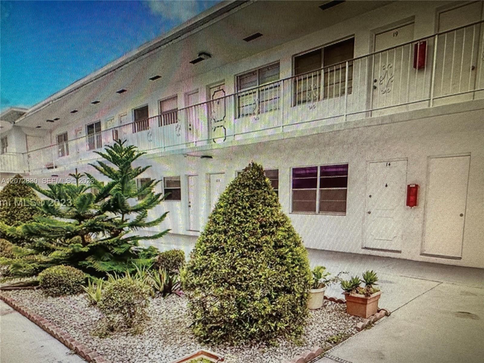 Residential Lease in Hollywood 4