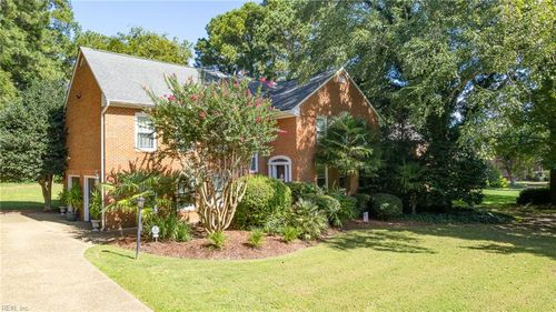 705 Marlbank Dr, Yorktown, VA, 23692-4351 | Card Image