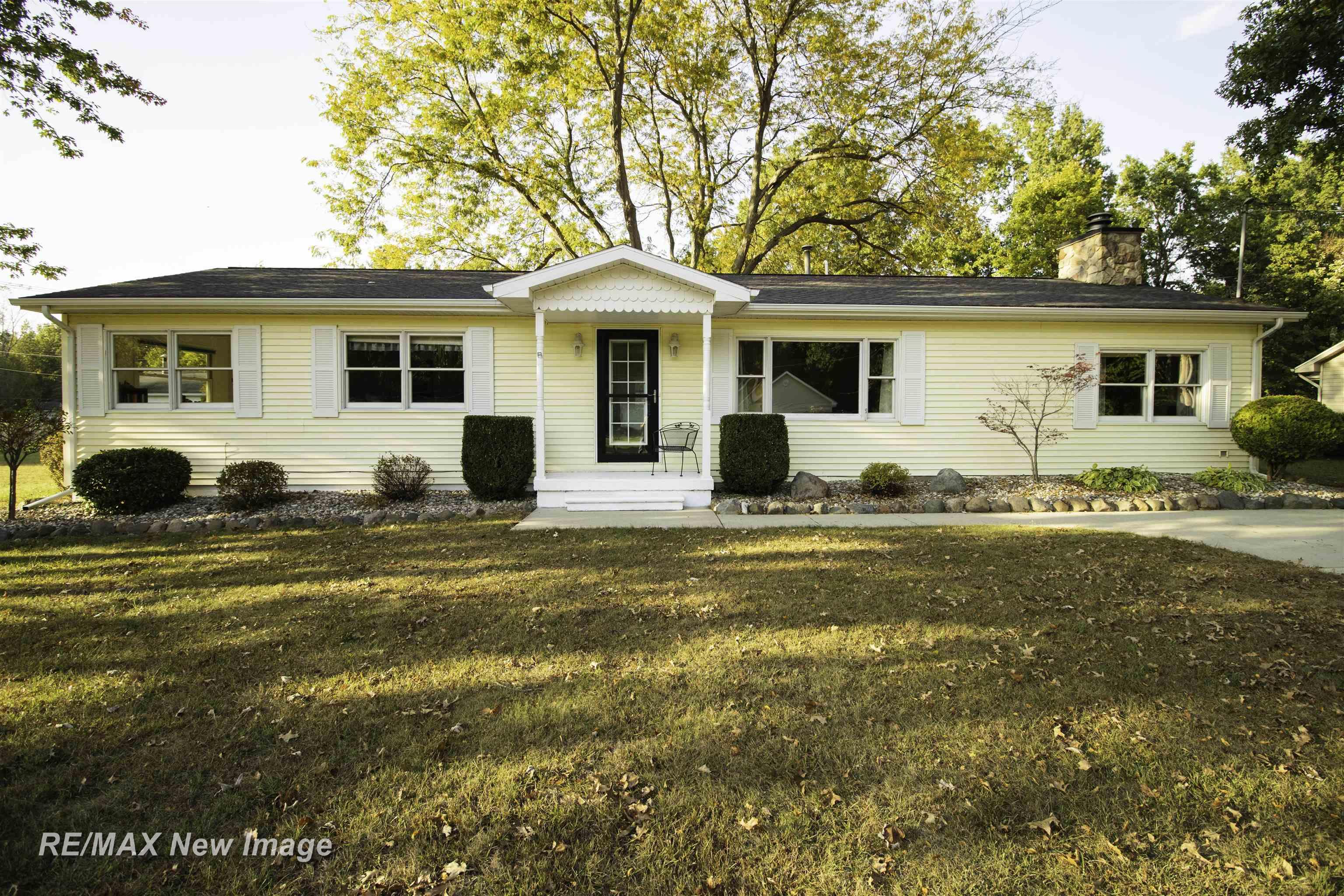 Oakridge Ln, Saint Charles, MI 48655