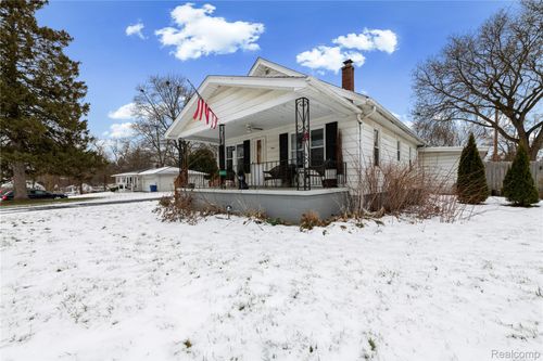 4841 Kempf St, Waterford, MI, 48329-1739 | Card Image