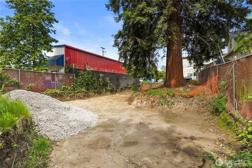 3219 Claremont Ave S, Seattle, WA, 98144-6019 | Card Image